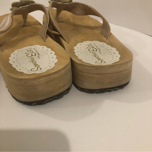 3/$20 Sketchers Flip Flops 🩴 - Picture 8 of 11